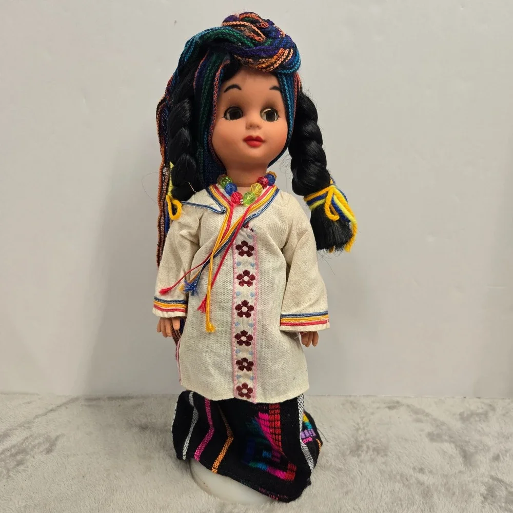 Vintage Guatemalan Souvenir Doll Traditional Folk Dress Textiles 12 Inch